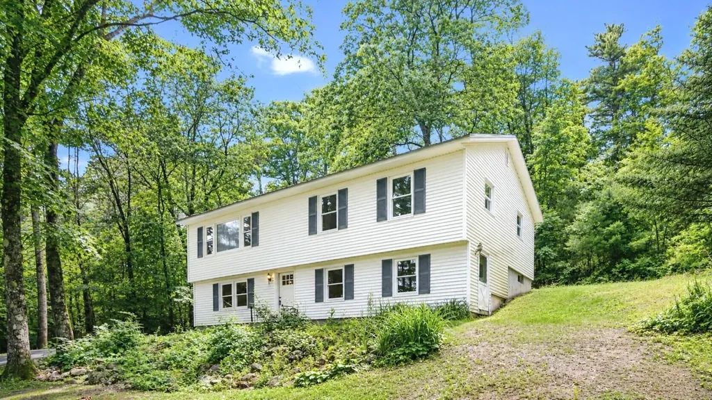 152 Blake Road Standish ME 04084