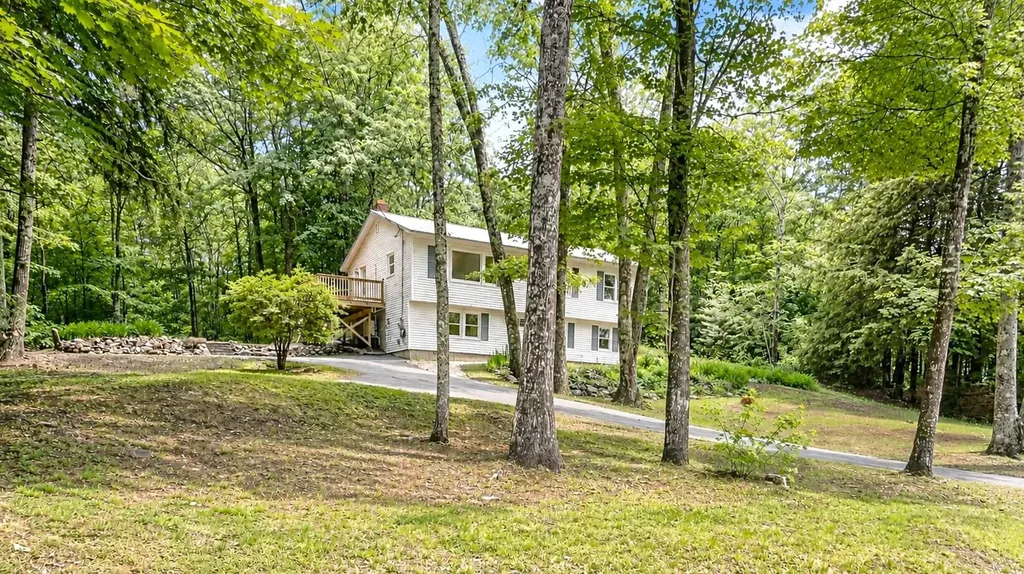152 Blake Road Standish ME 04084
