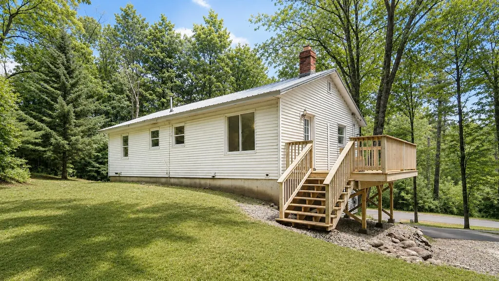 152 Blake Road Standish ME 04084
