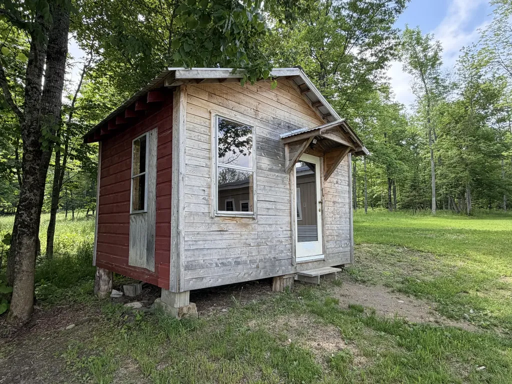 199 Dunn Road Dexter ME 04930