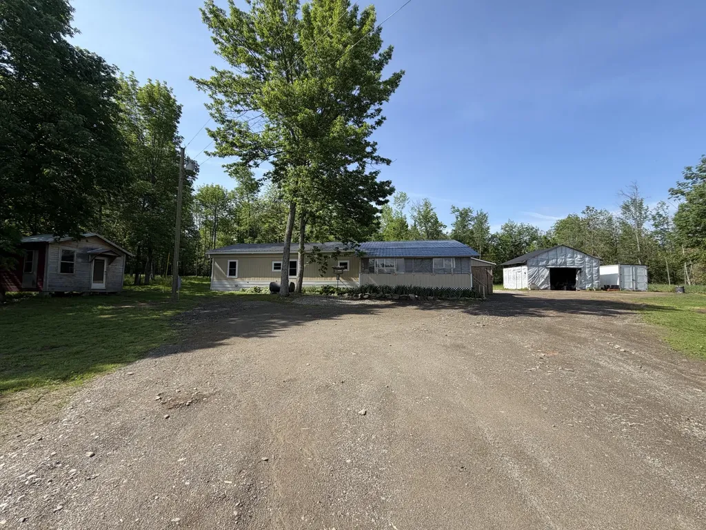 199 Dunn Road Dexter ME 04930