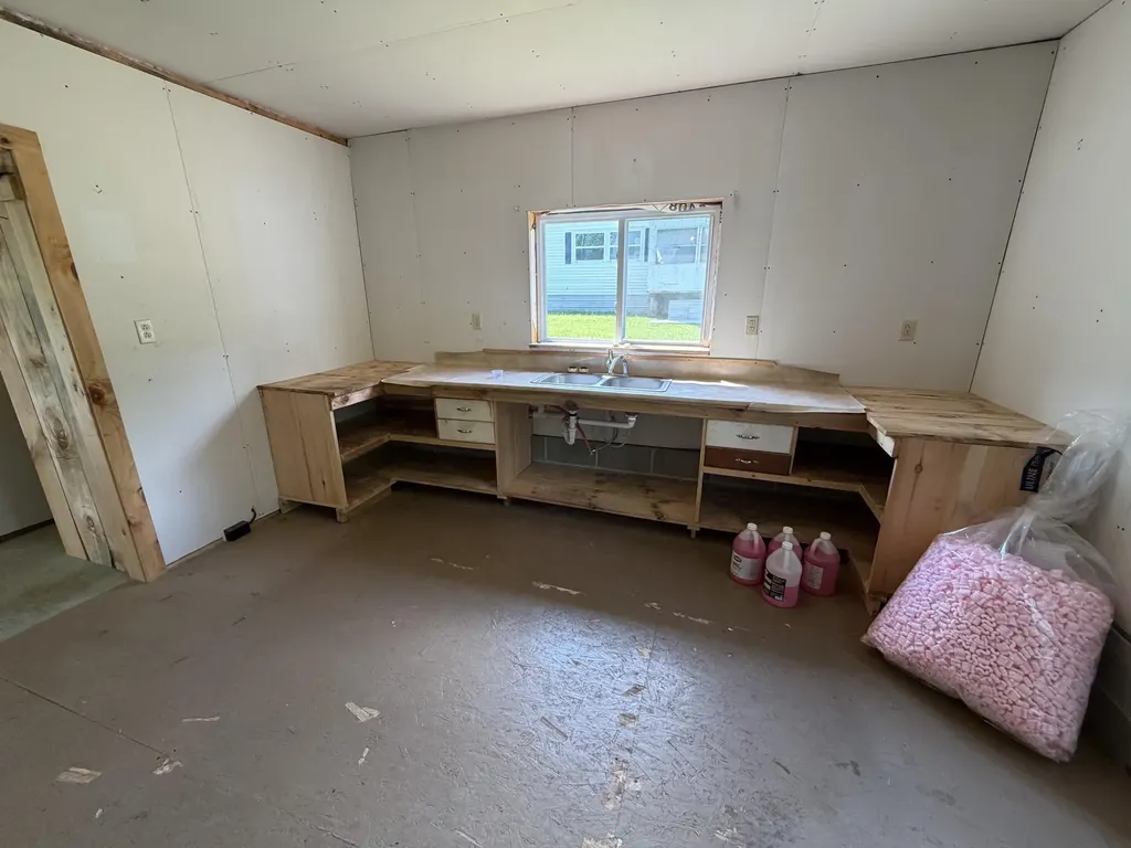 199 Dunn Road Dexter ME 04930