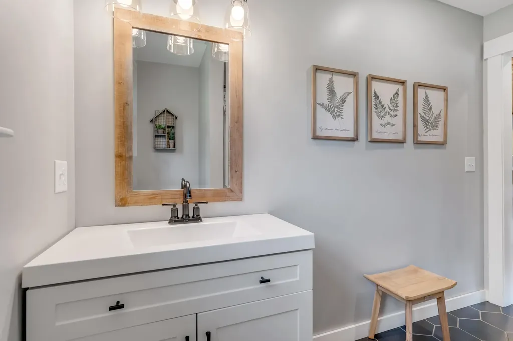 15 Cote Way Eustis ME 04936