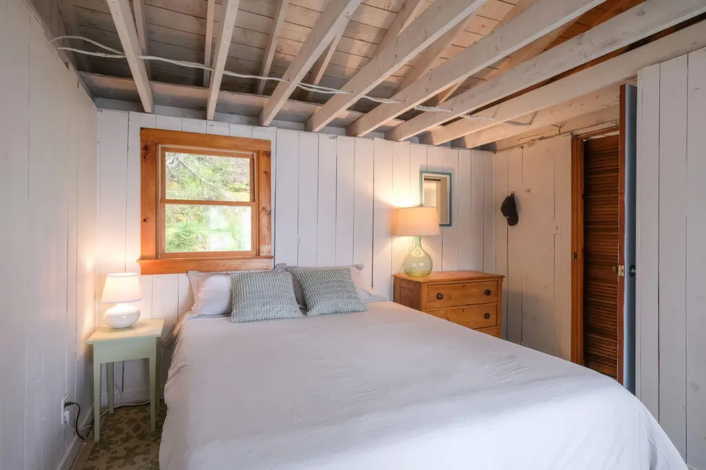 37 Webb Cove Way Stonington ME 04681