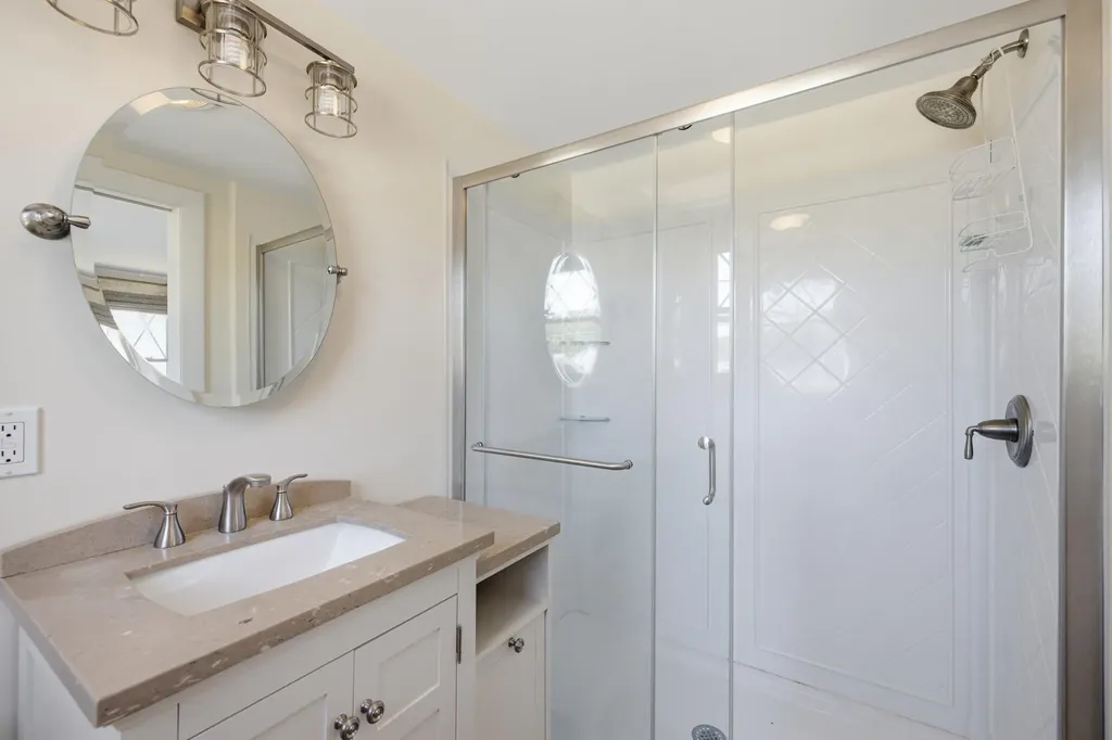 1081 Kings Highway Kennebunkport ME 04046