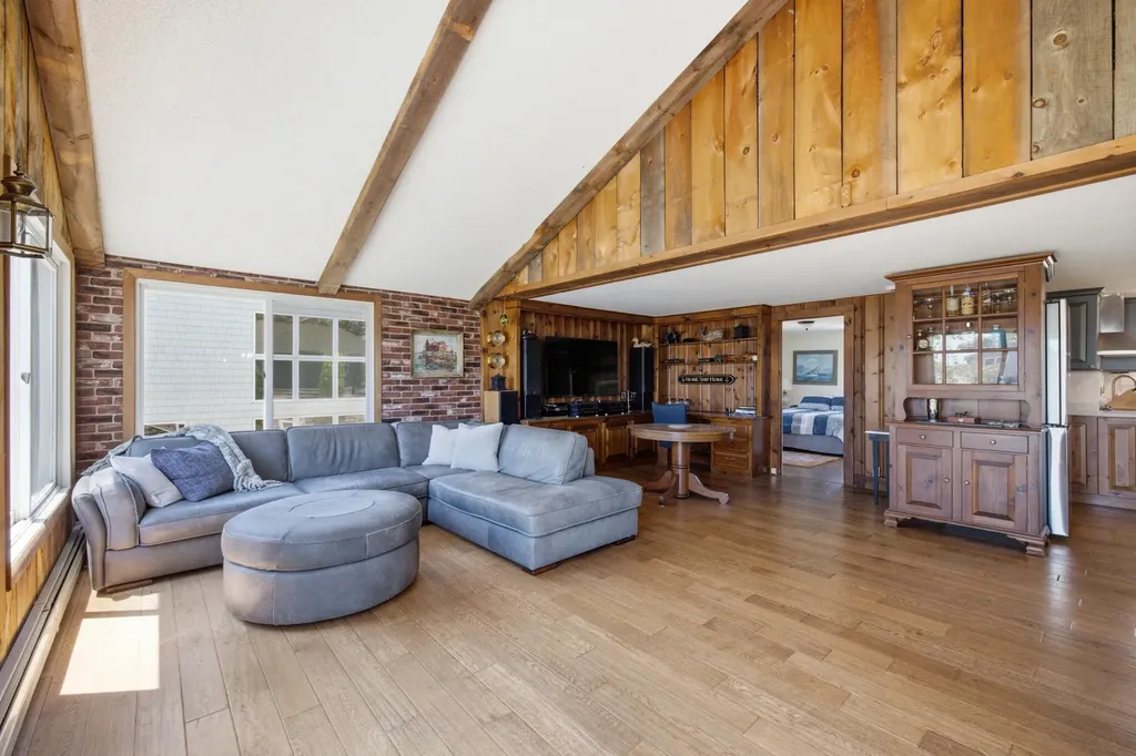 1081 Kings Highway Kennebunkport ME 04046