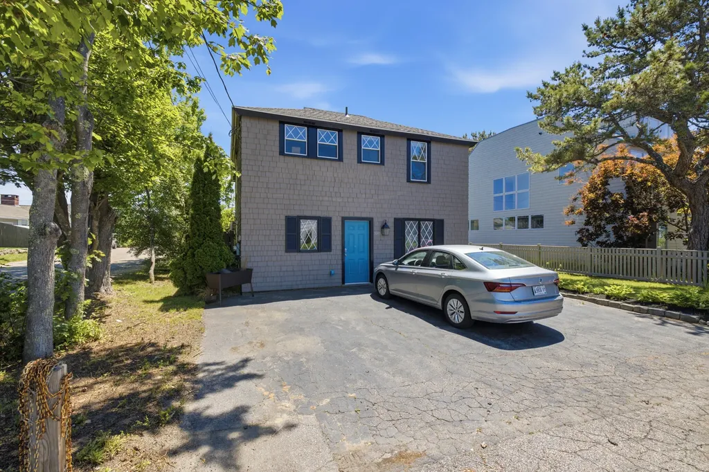 1081 Kings Highway Kennebunkport ME 04046