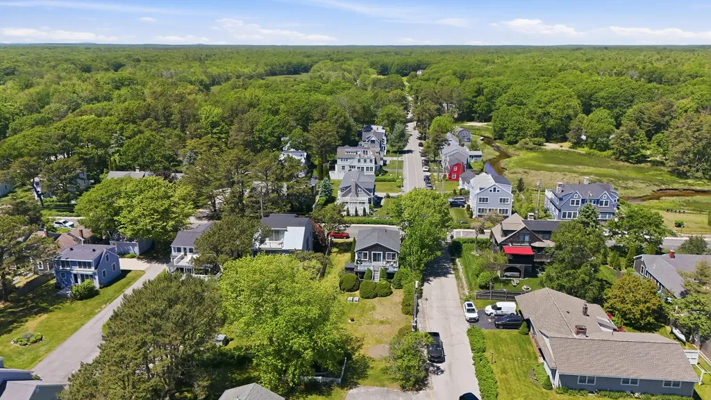 1081 Kings Highway Kennebunkport ME 04046