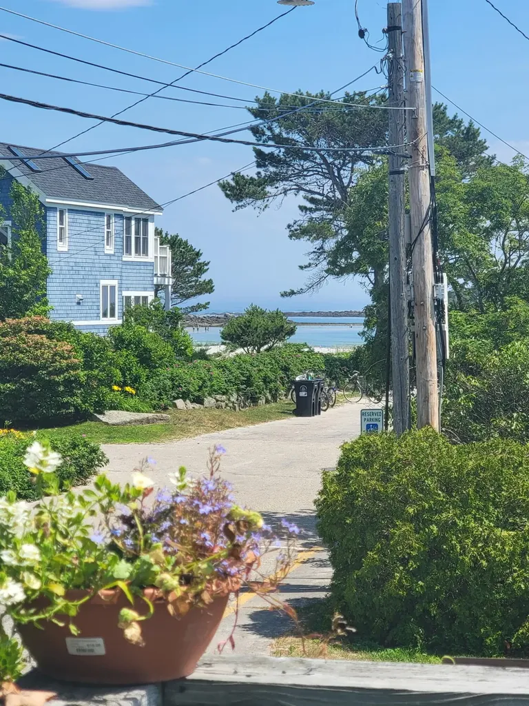 1081 Kings Highway Kennebunkport ME 04046