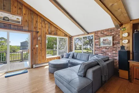 1081 Kings Highway Kennebunkport ME 04046