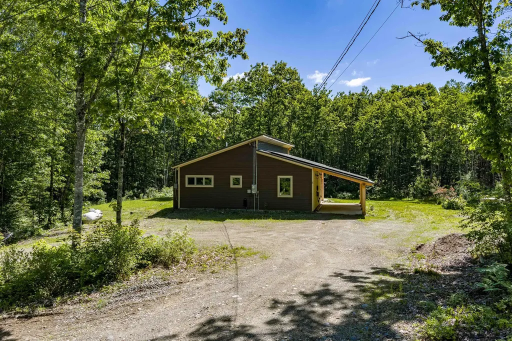 8 Cooper Ridge Belfast ME 04915
