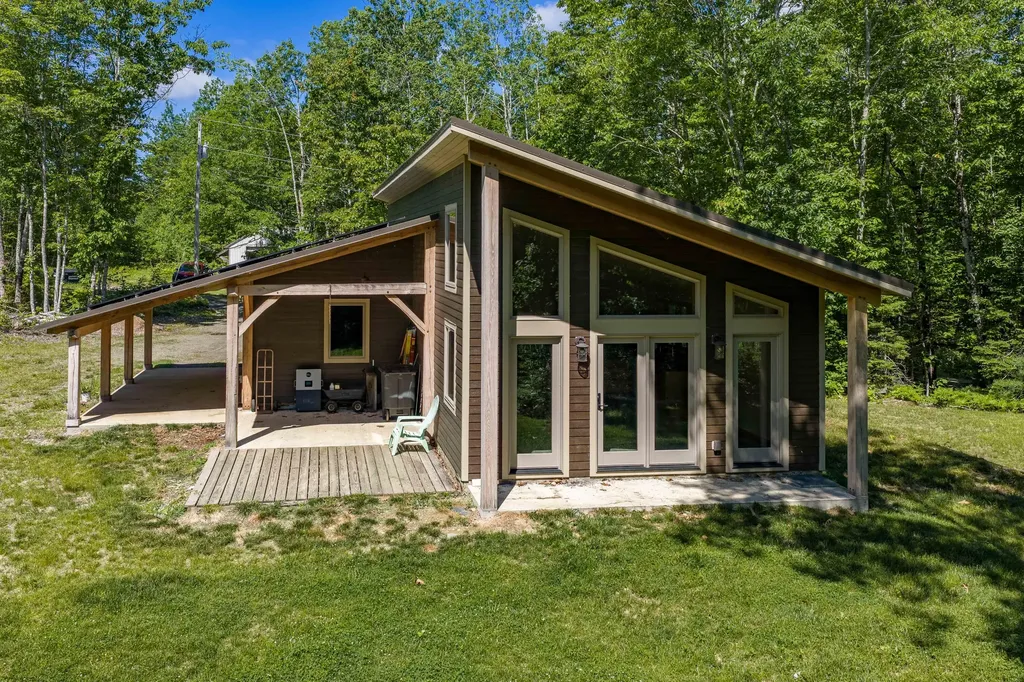 8 Cooper Ridge Belfast ME 04915