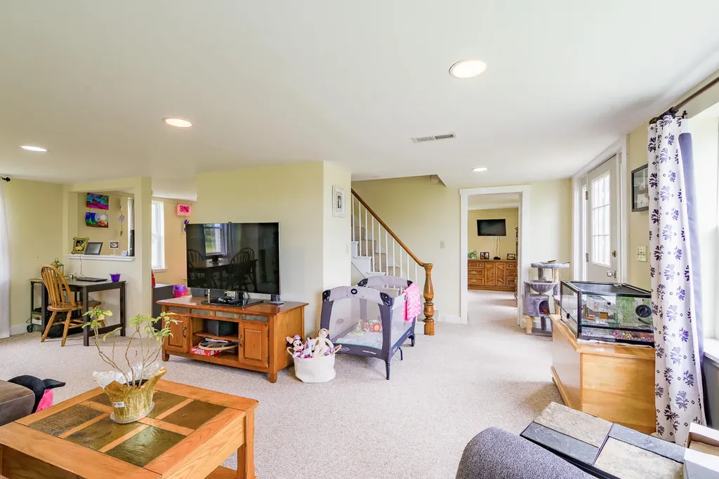 275 Newburgh Road Hermon ME 04401