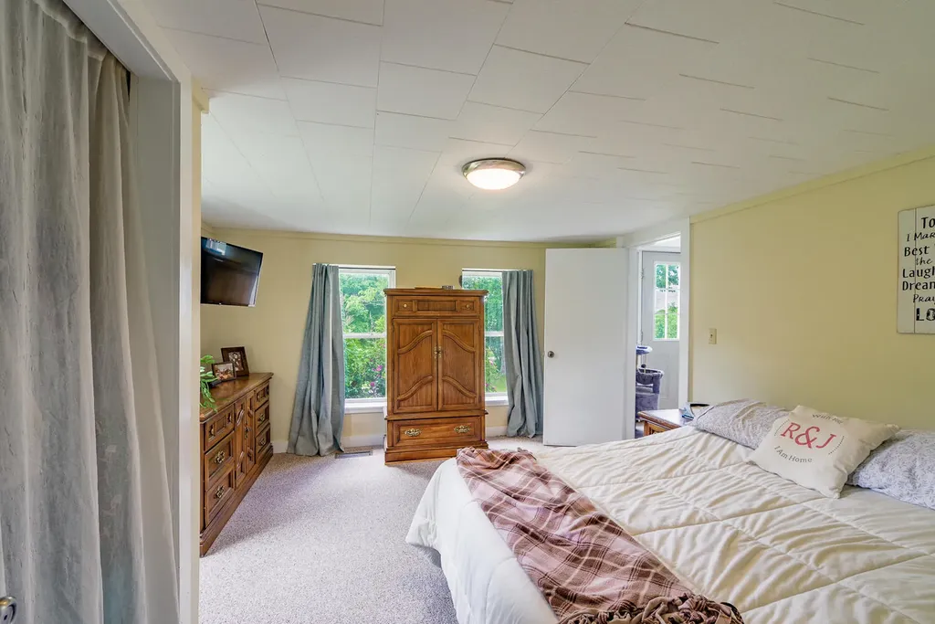 275 Newburgh Road Hermon ME 04401