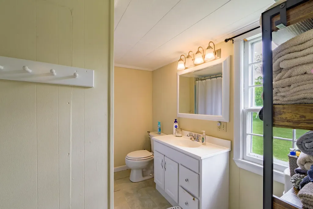 275 Newburgh Road Hermon ME 04401