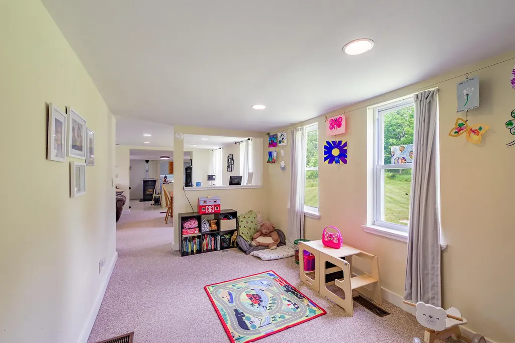 275 Newburgh Road Hermon ME 04401