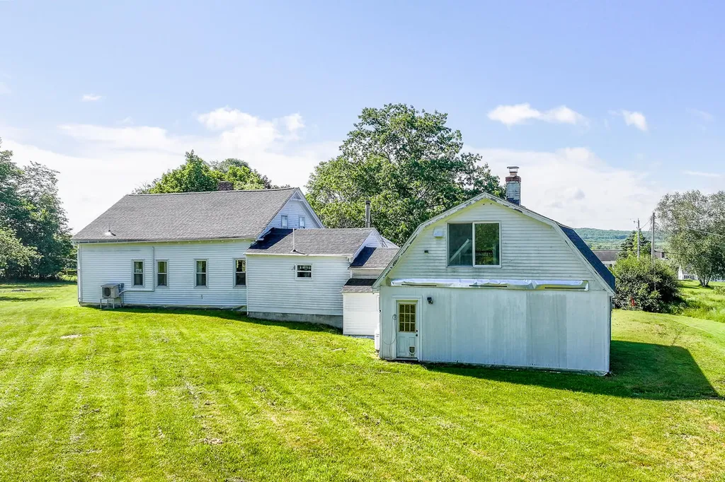275 Newburgh Road Hermon ME 04401