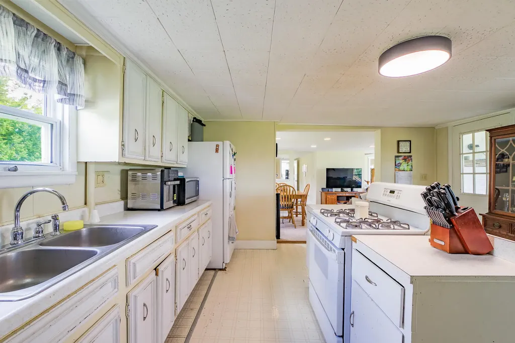 275 Newburgh Road Hermon ME 04401