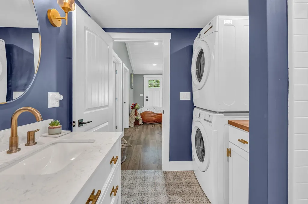 487 Brewer Lake Road Orrington ME 04474