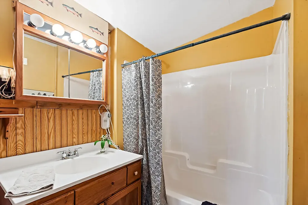 18 Thurston Drive Monmouth ME 04259