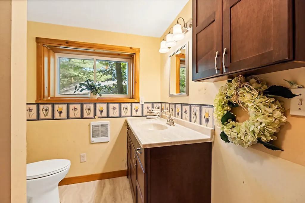 18 Thurston Drive Monmouth ME 04259