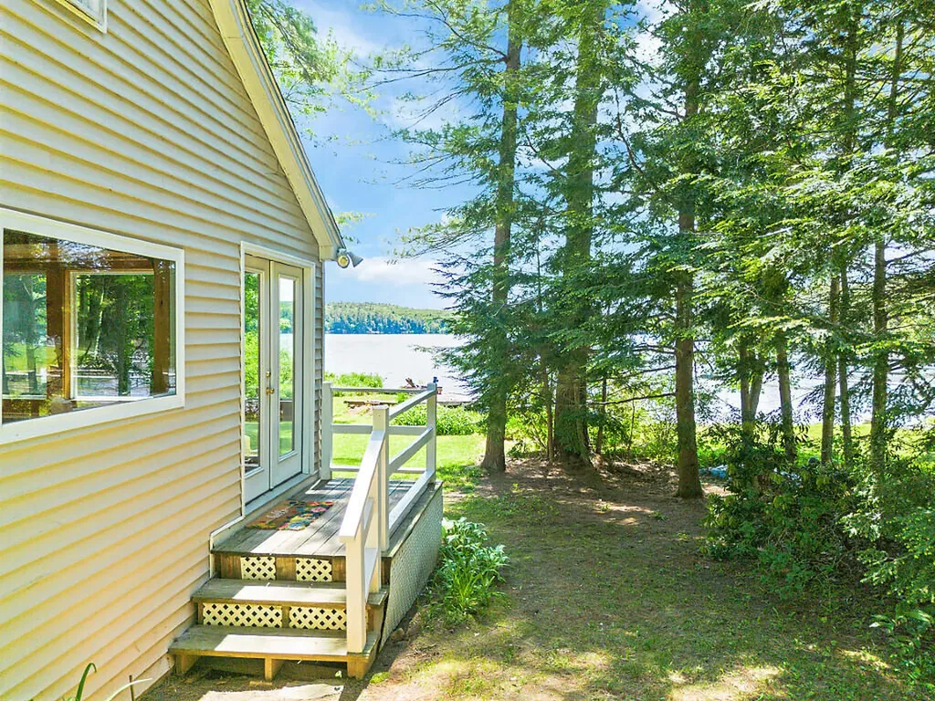 18 Thurston Drive Monmouth ME 04259
