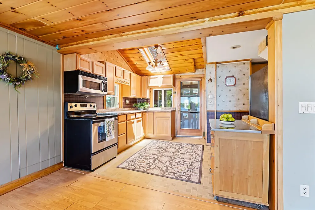18 Thurston Drive Monmouth ME 04259