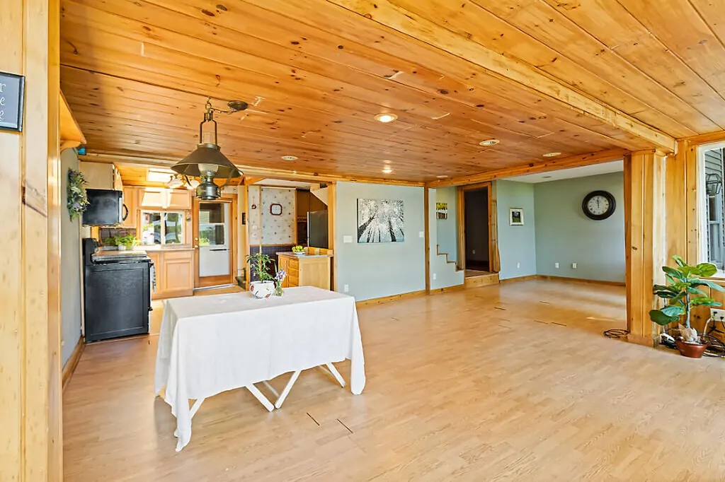 18 Thurston Drive Monmouth ME 04259
