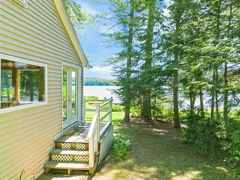 18 Thurston Drive Monmouth ME 04259
