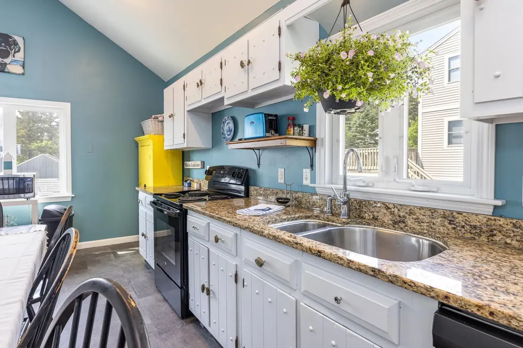 15 King Avenue Saco ME 04072