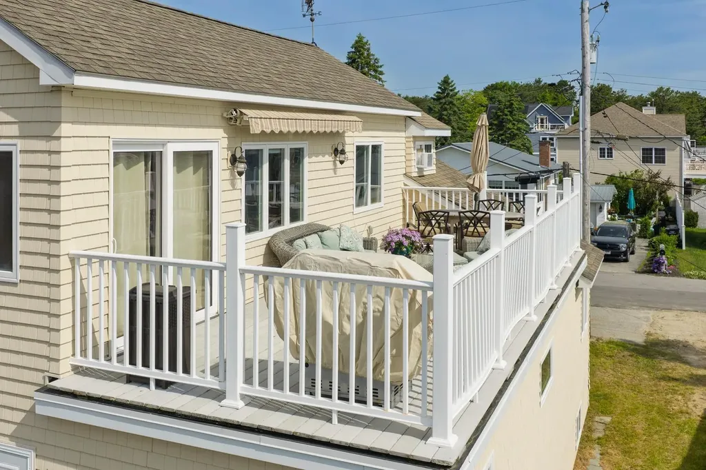 15 King Avenue Saco ME 04072