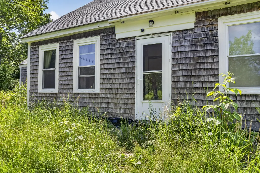67 Ralph Wink Road Waldoboro ME 04572