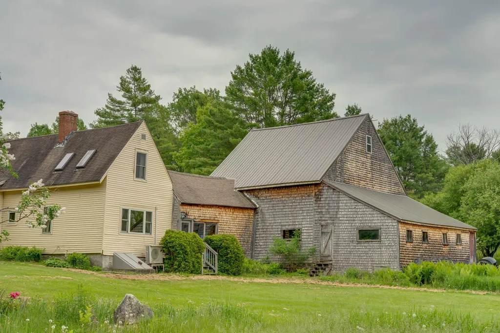 72 Dutch Gap Road Chesterville ME 04938