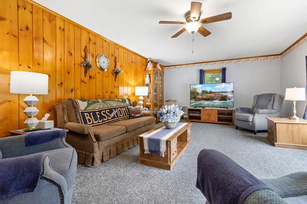 63 West Street Rockport ME 04856