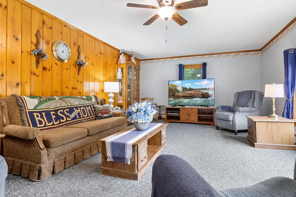 63 West Street Rockport ME 04856