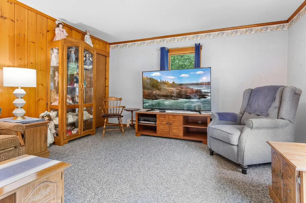 63 West Street Rockport ME 04856