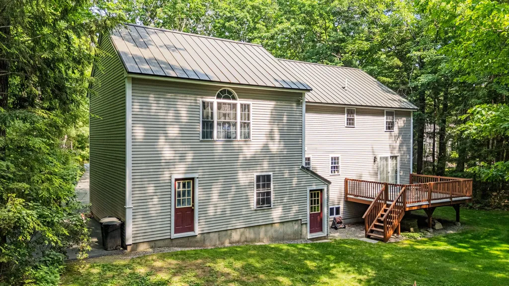 4 River Meadow Circle Standish ME 04085