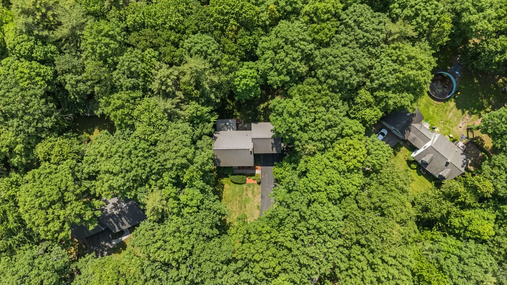 4 River Meadow Circle Standish ME 04085