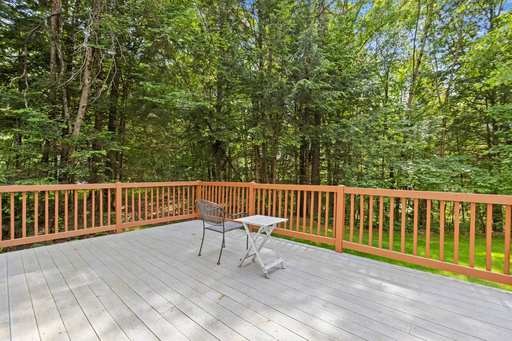 4 River Meadow Circle Standish ME 04085