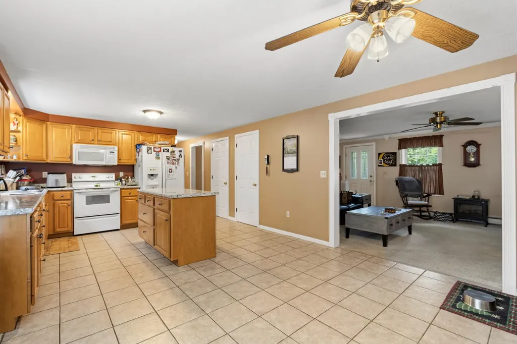 4 River Meadow Circle Standish ME 04085