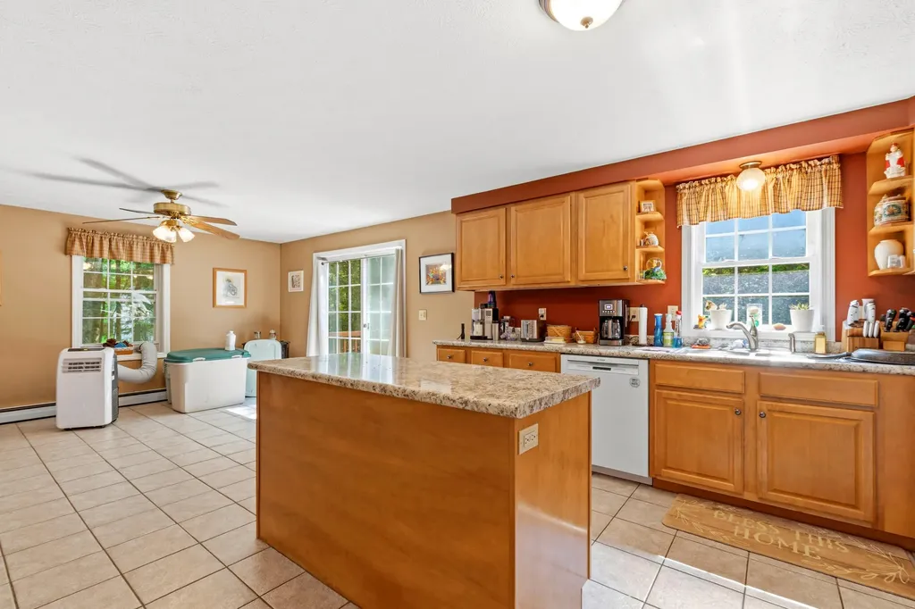 4 River Meadow Circle Standish ME 04085