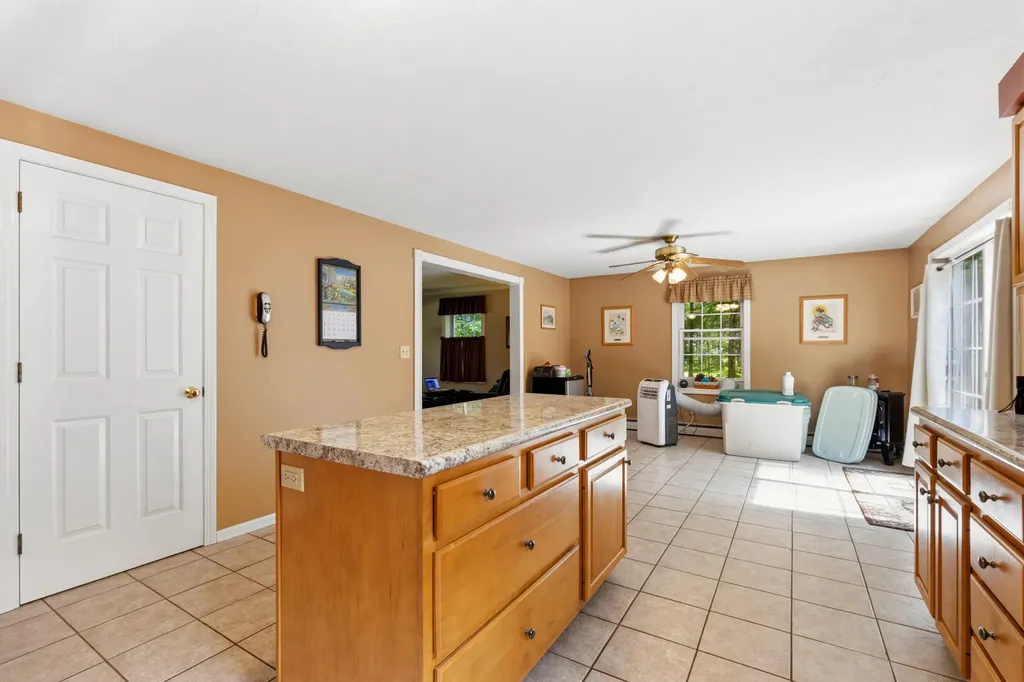 4 River Meadow Circle Standish ME 04085