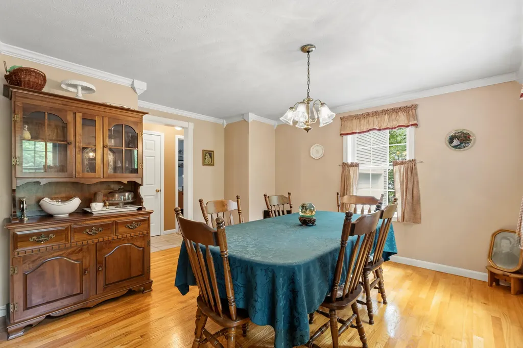 4 River Meadow Circle Standish ME 04085