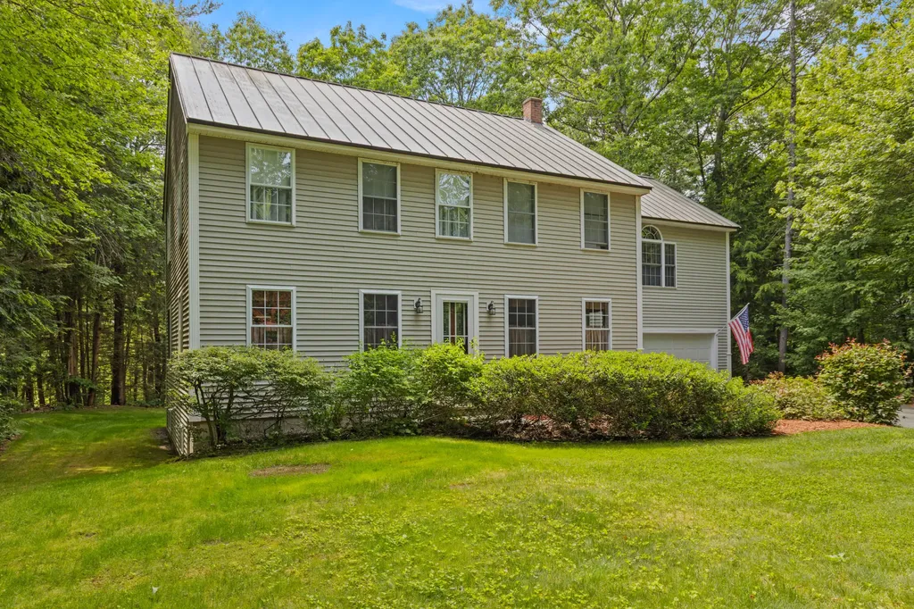 4 River Meadow Circle Standish ME 04085