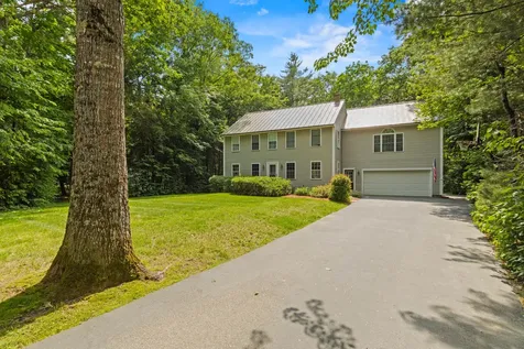 4 River Meadow Circle Standish ME 04085