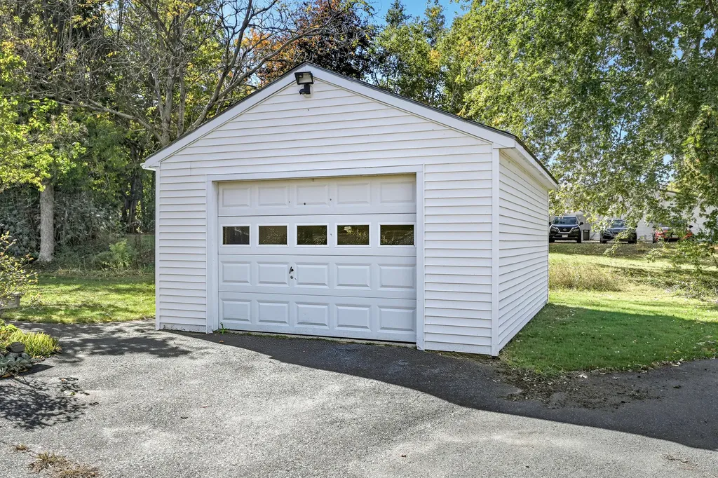 32 School Street Belgrade ME 04917