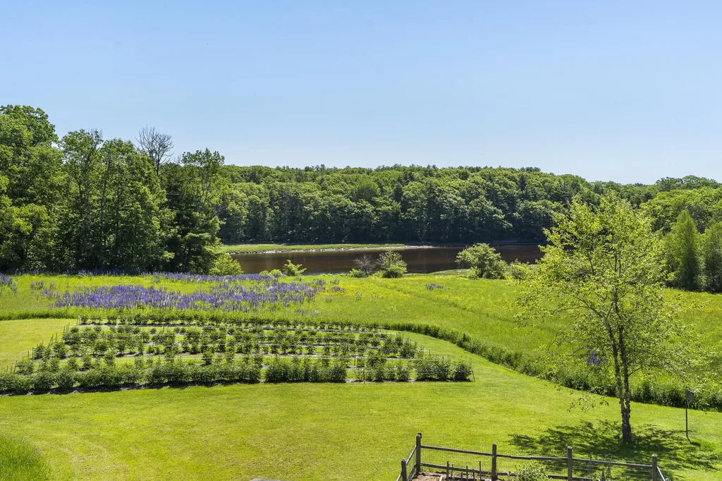 26 Martin Road Alna ME 04535