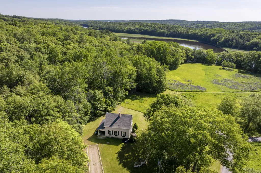 26 Martin Road Alna ME 04535