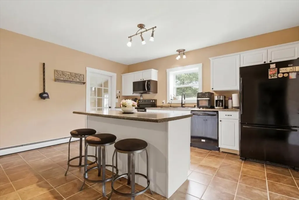 127 Dutton Road China ME 04358