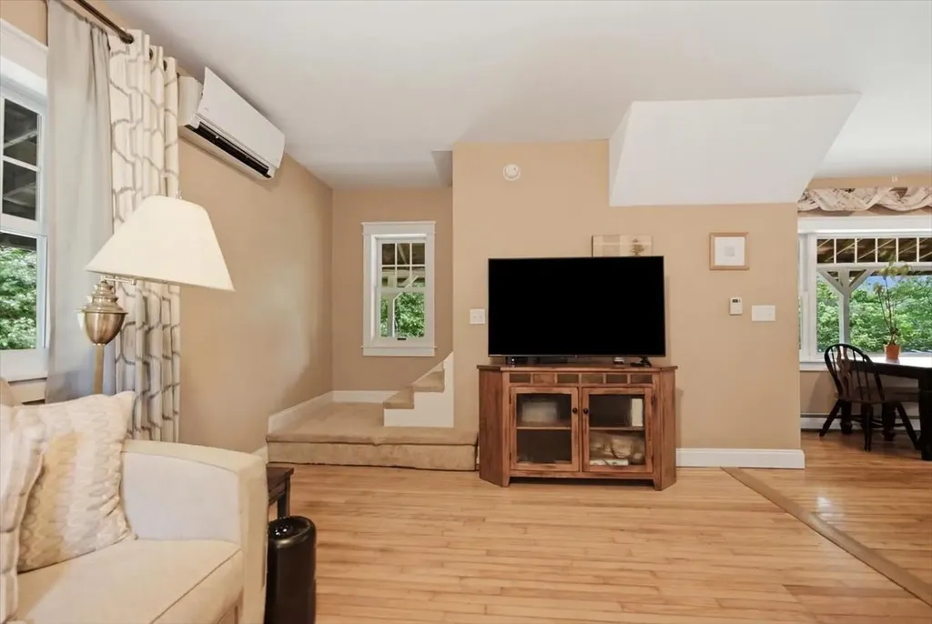 127 Dutton Road China ME 04358